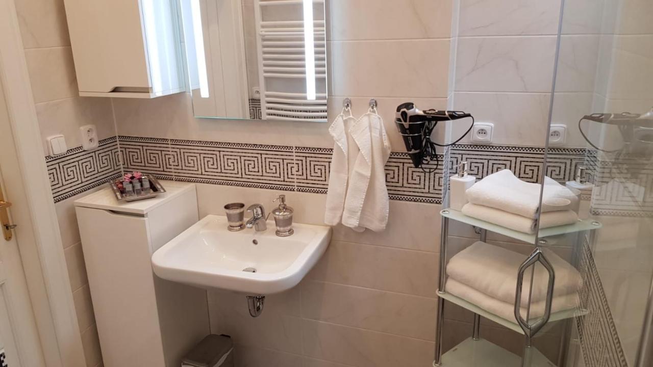 Pragueone Apartment,A/C,Terrace Zewnętrze zdjęcie